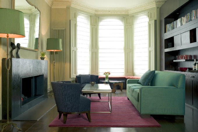 Coleherne Road, London. Colorful but elegant Living Room by Martin Brudnizki Design Studio.