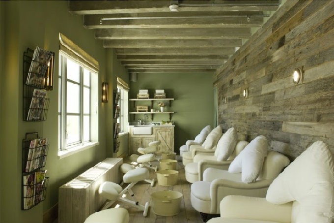 Cowshed Spa, Miami. Cozy Pedicure Treatment Room by Martin Brudnizki Design Studio.